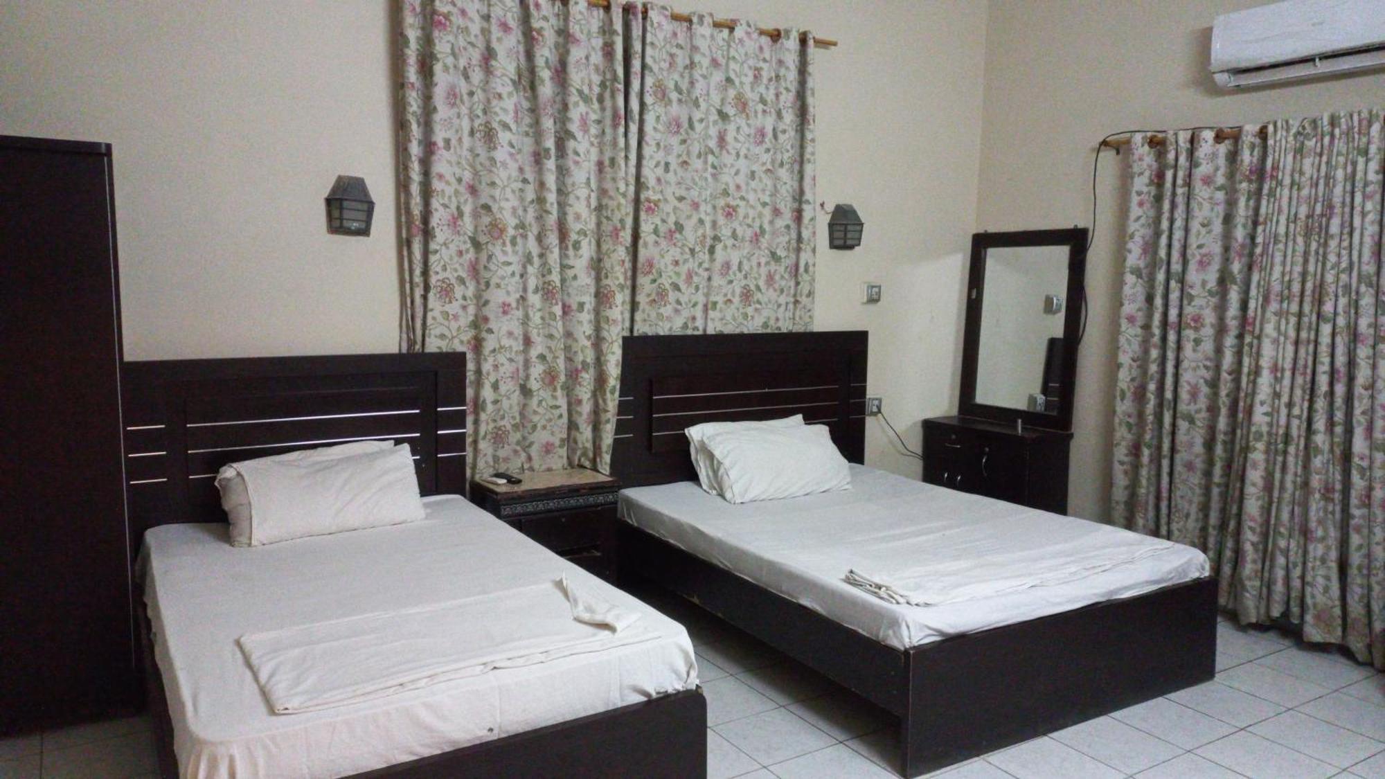Al Rehman Guest Hous Hotel Hyderabad Room photo